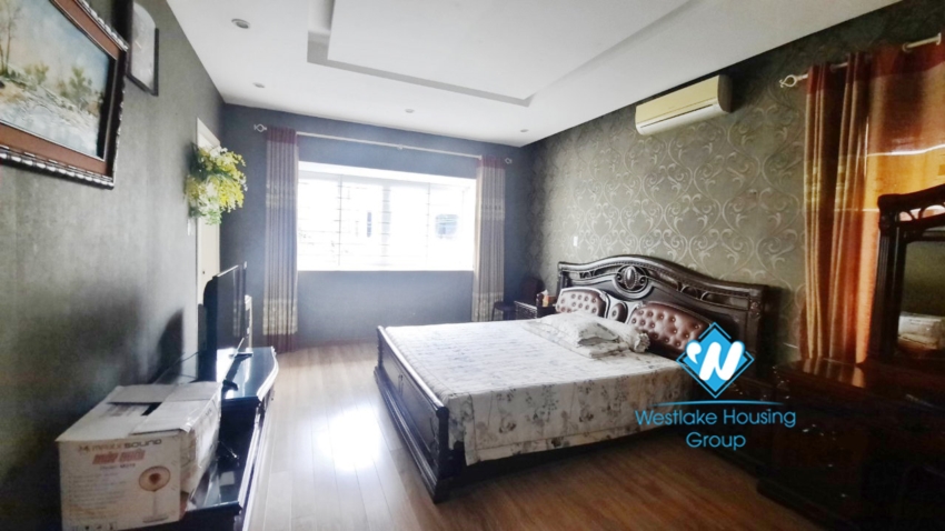 5 bedroom house for rent in Long Bien